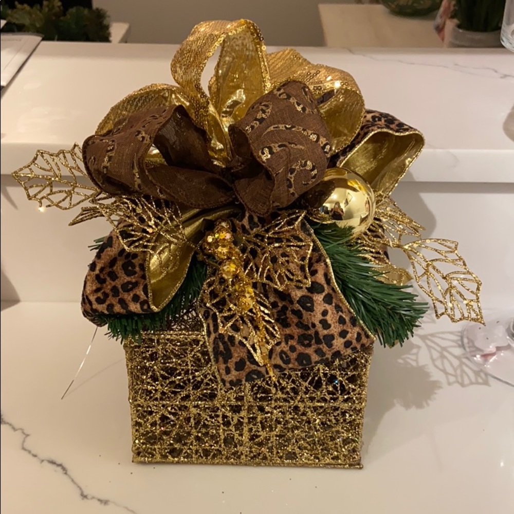 Present - Christmas decor